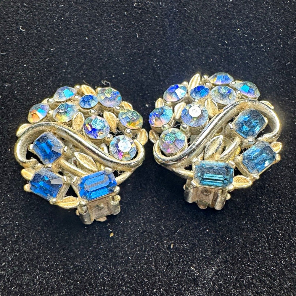Vtg Lisner Signed Silver Tone Blue Round Rhinestone Clip On Earrings